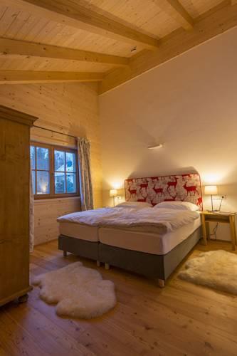 Отель Ski in/Ski out Chalets Tauernlodge