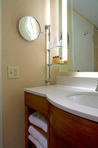 Отель Sheraton Iowa City Hotel