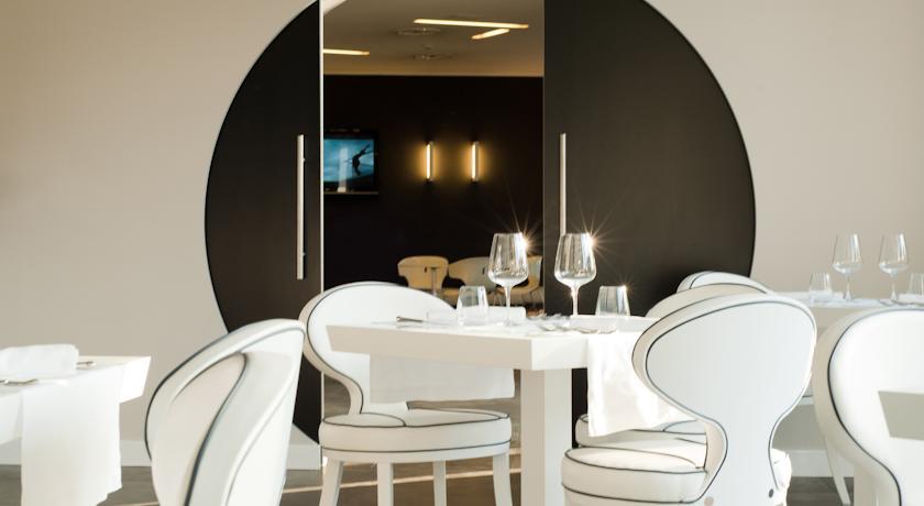 Апартаменты Home Club Suite Hotel