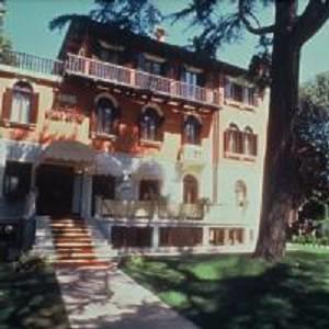 Отель Hotel Villa Cipro