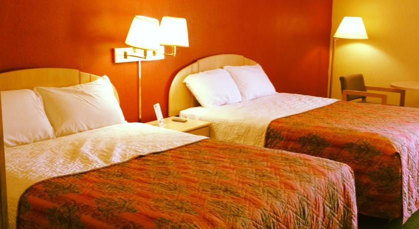 Отель Budget Host Inn Emporia