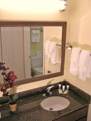 Отель Staybridge Suites Harrisburg-Hershey