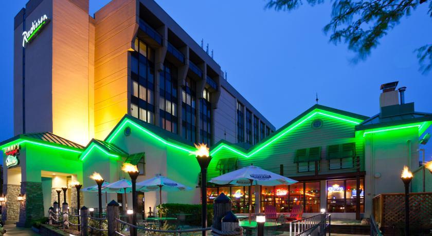 Отель Radisson Hotel Milwaukee West