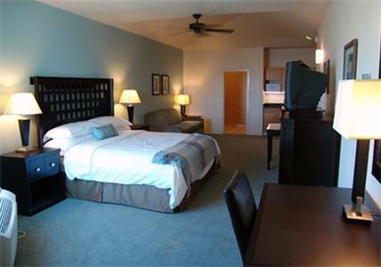 Отель Suites at Sunchase