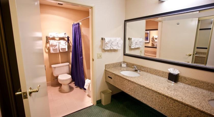 Отель Courtyard by Marriott Modesto