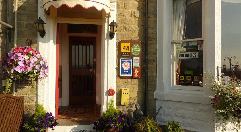 Гостевой дом The Broadwater Guest House