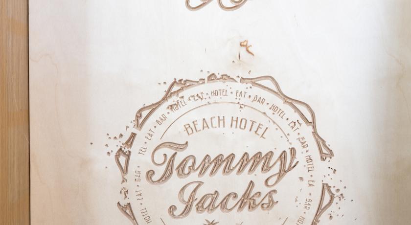 Отель Tommy Jacks