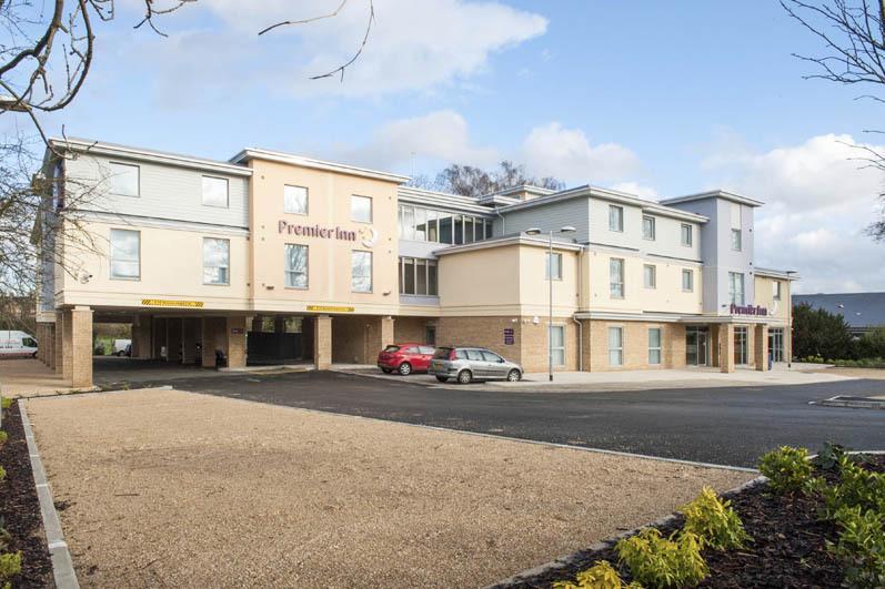 Отель Premier Inn Witney