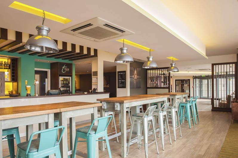 Отель Premier Inn Luton Town Centre
