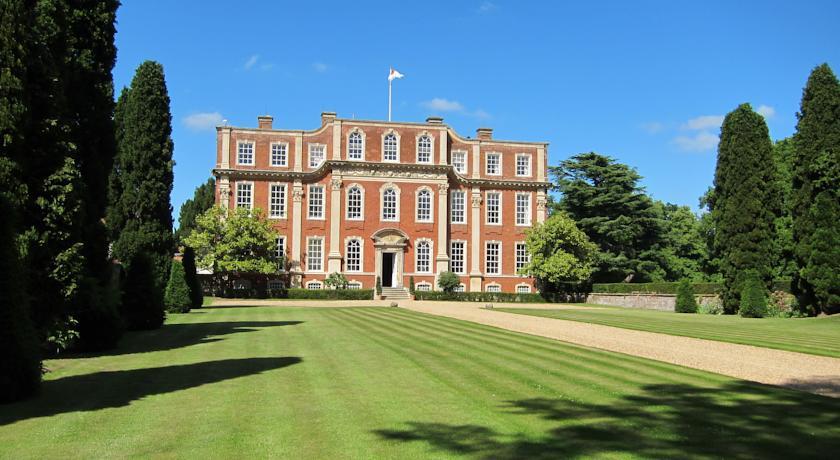 Отель De Vere Venues Chicheley Hall