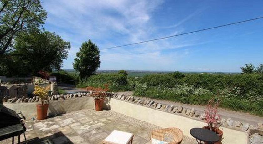 Апартаменты Beach Hill Cottage