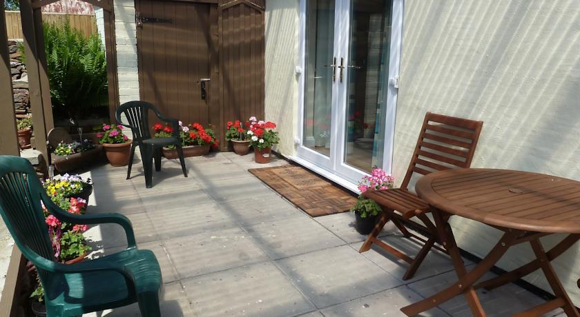 Мини-отель Little Orchard B&B
