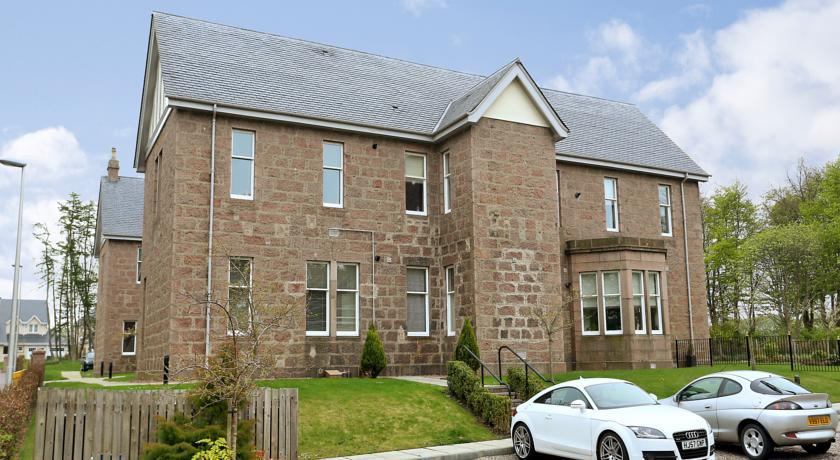 Отель Town & Country Apartments - Kingseat - Aberdeen