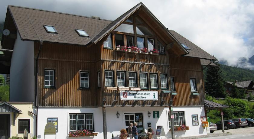 Апартаменты Apartment Schloßblick am See