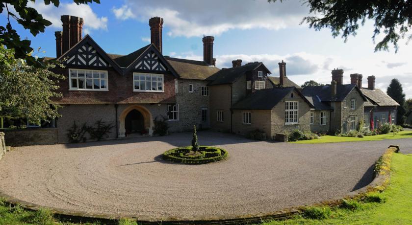 Отель Bourton Manor