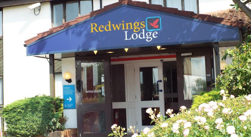 Отель Redwings Lodge Baldock