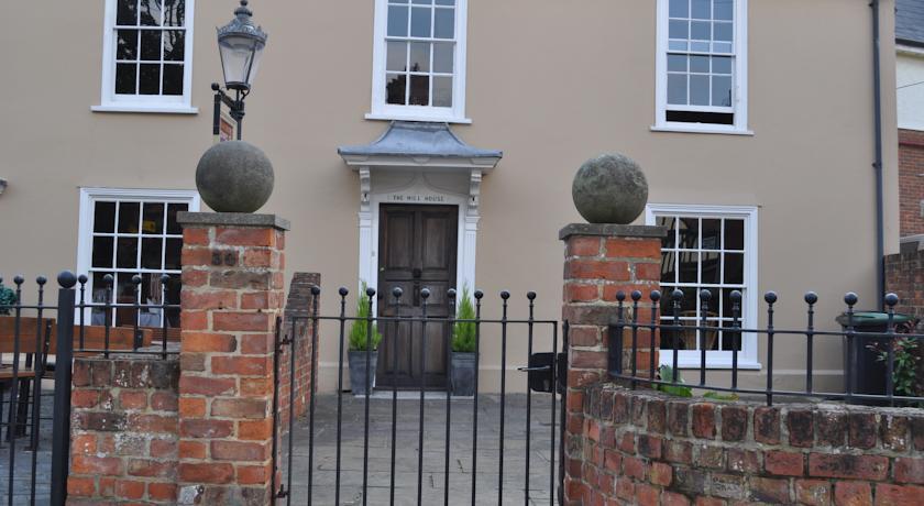 Мини-отель The Mill House Stansted