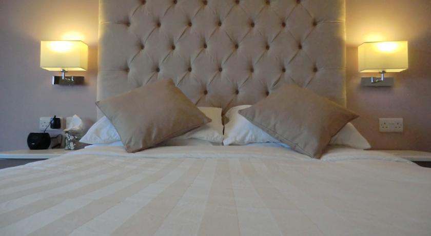 Мини-отель Coombe Dale Accommodation