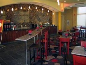 Отель Comfort Suites