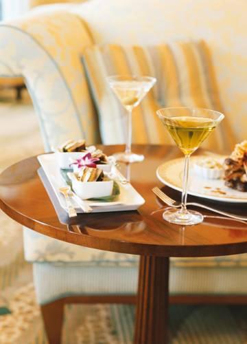 Отель Acqualina Resort & Spa on the Beach