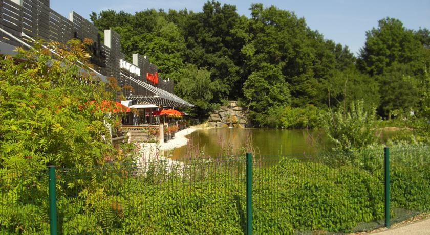 Отель ibis Bourg Jasseron/Teyssonge