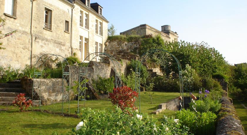 Мини-отель Chambres d'hôtes sur la Courtine de Coucy