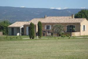 Апартаменты Entre Avignon Ventoux et Lubéron