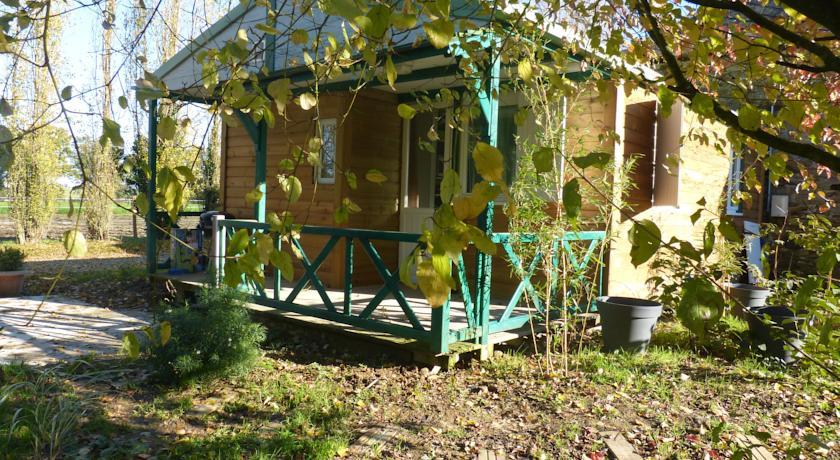 Отель Chalet Du Bas-Mée