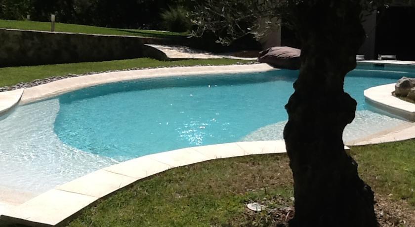 Вилла Les Bains du Soleil Levant