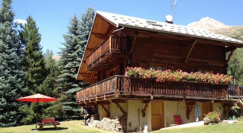 Отель Chalet le Pré de l'Ort