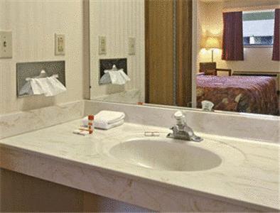 Отель Super 8 Cincinnati OH