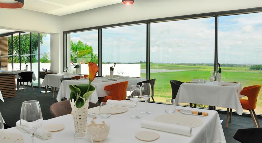 Отель Hôtel-Restaurant L'Aquarelle