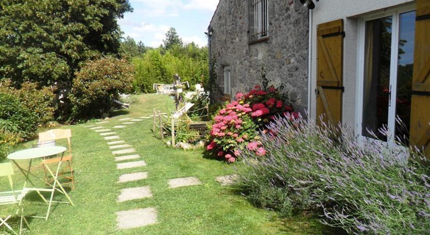 Мини-отель Chambres d'hôtes Larroquinière