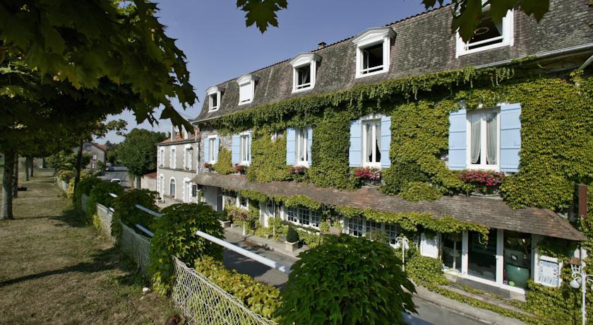Отель Hostellerie Saint-Jacques