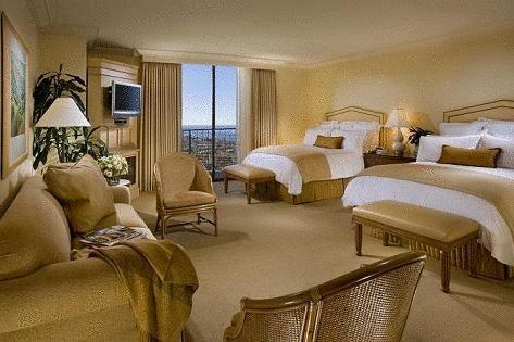 Отель The Island Hotel