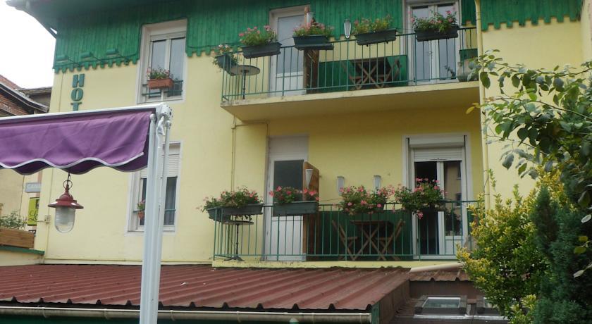 Отель Hotel Les Alpes