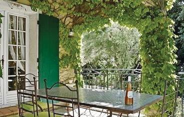 Апартаменты Holiday Home Le Brusc Chemin De Taurens
