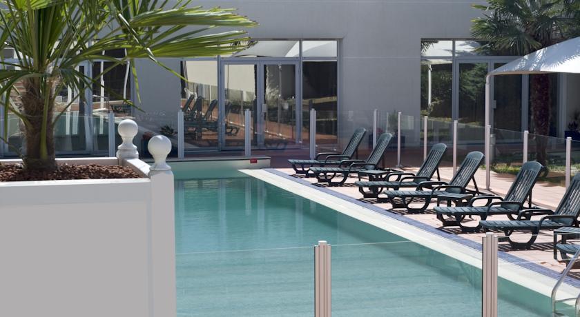 Отель Qualys-Hotel Lyon Nord