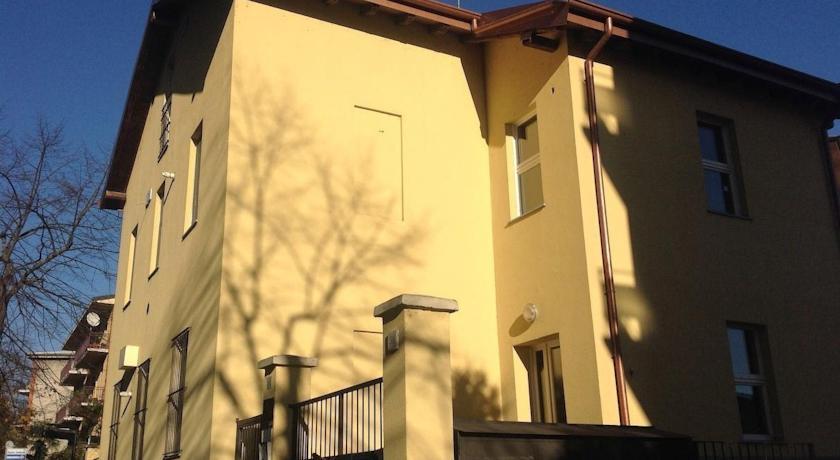 Апартаменты Golgi Apartment
