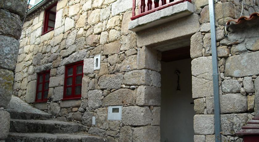 Отель Casas Da Ribeira