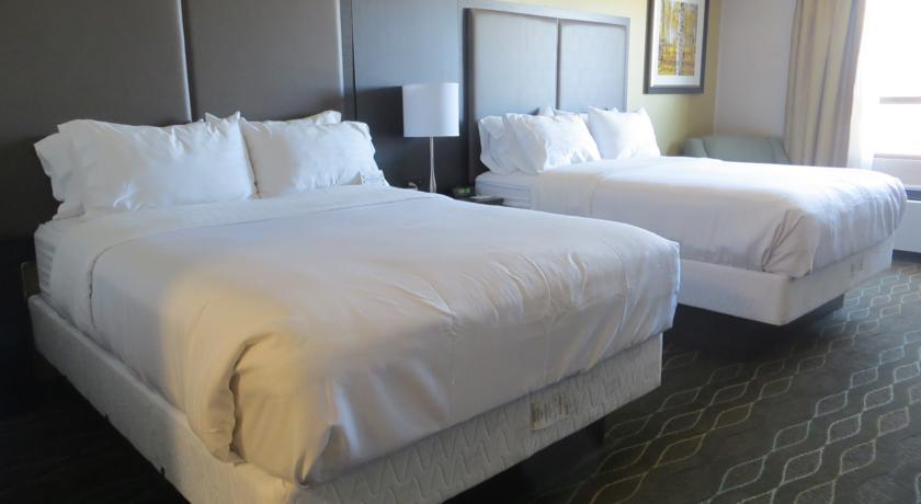 Отель Holiday Inn SUDBURY