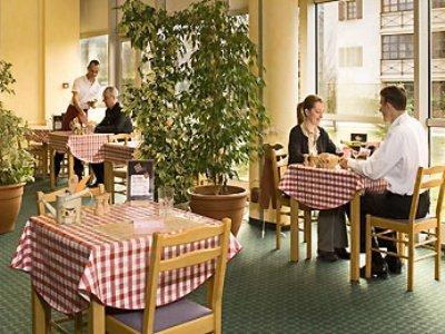 Отель ibis Archamps Porte de Genève