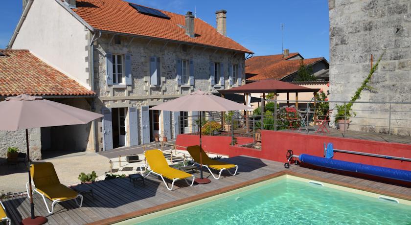 Мини-отель Maison d'Hôtes de la Dronne