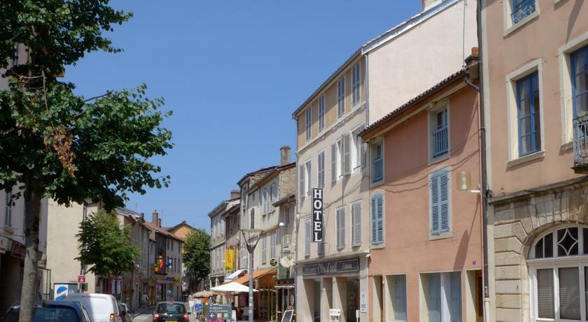 Отель Hôtel du Commerce