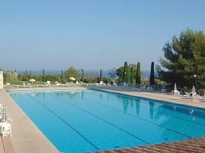 Апартаменты Domaine du Loup