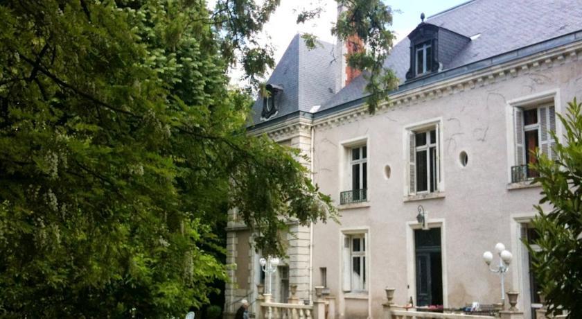 Мини-отель Chambres d'Hôtes Château de la Marbelliere