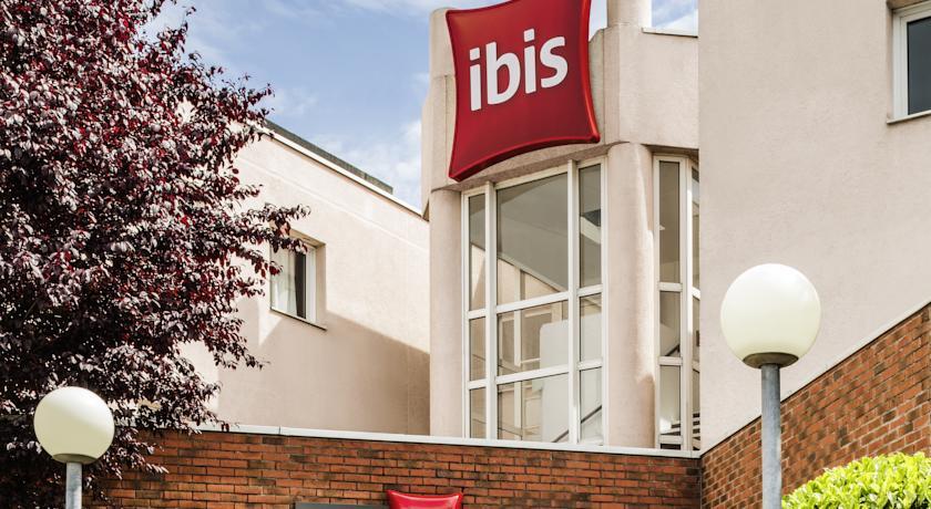 Отель ibis Massy