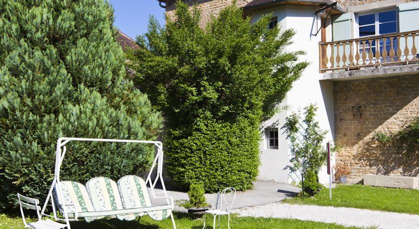 Отель Hotel-restaurant Les Caudalies