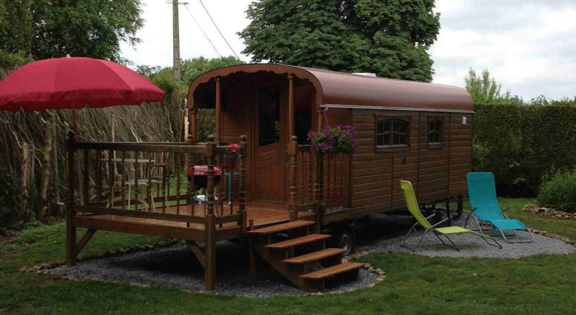 Апартаменты Roulotte du Petit Bois