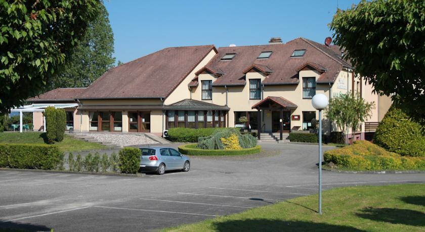 Отель Les Cedres